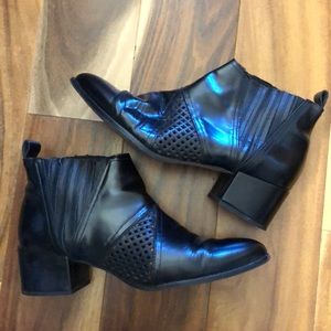 Sixty-Seven Pointed toe booties